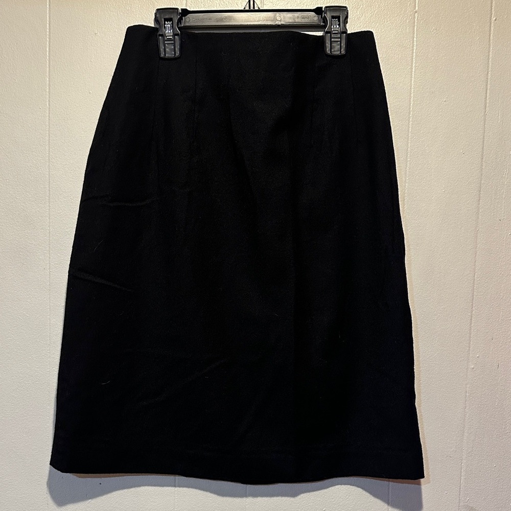 Women’s Adolfo international black wool skirt size 8